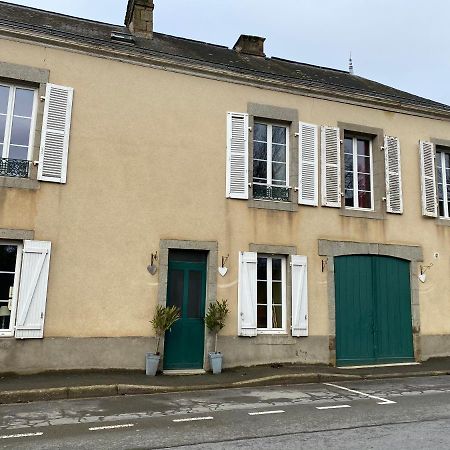 Le Trianon Bed & Breakfast Le Bourgneuf-la-Foret Exterior foto
